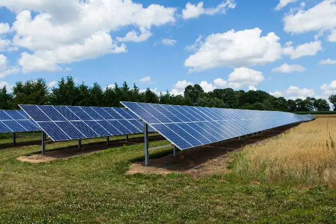 Une centrale électrique au sol