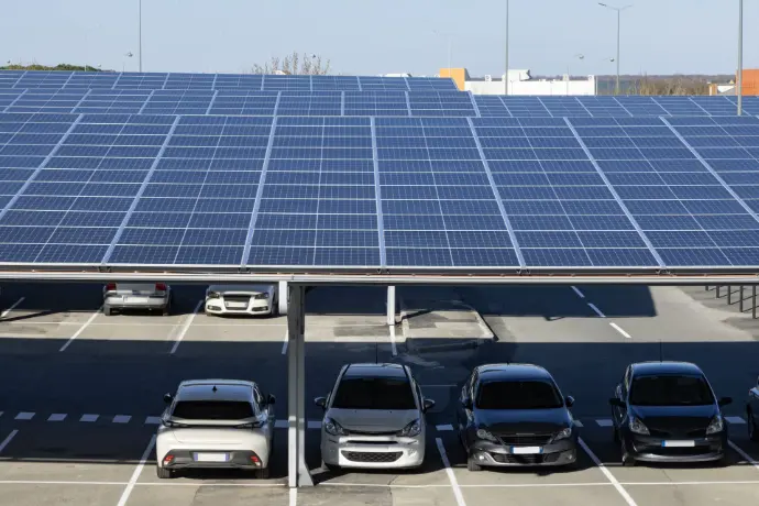 Une combrières photovoltaïques Une combrière photovoltaïque